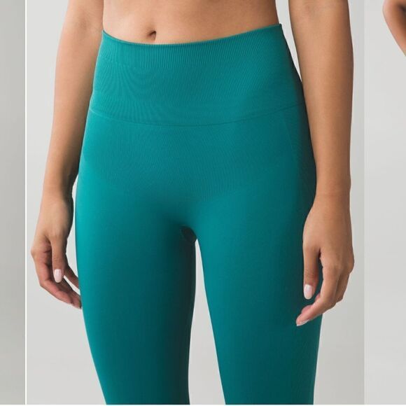 Lululemon Zone In Tight in Forage Teal - Picture 3 of 9